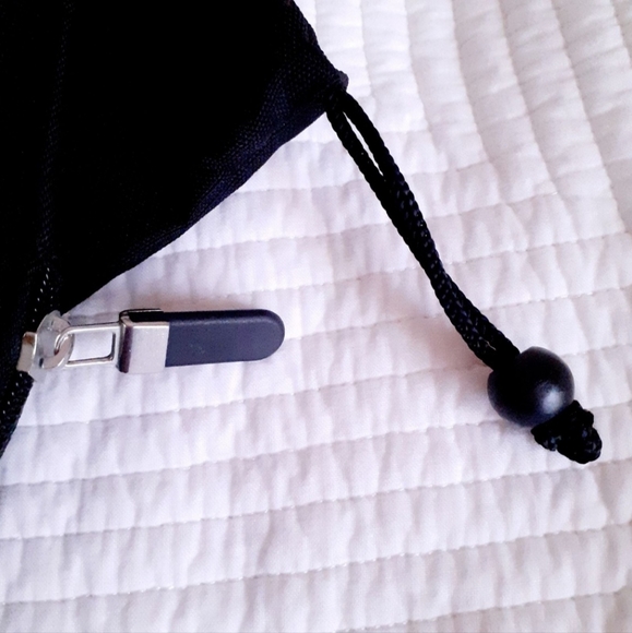 Klipsch Case & Sennheiser Pouch + Extras - Picture 5 of 7